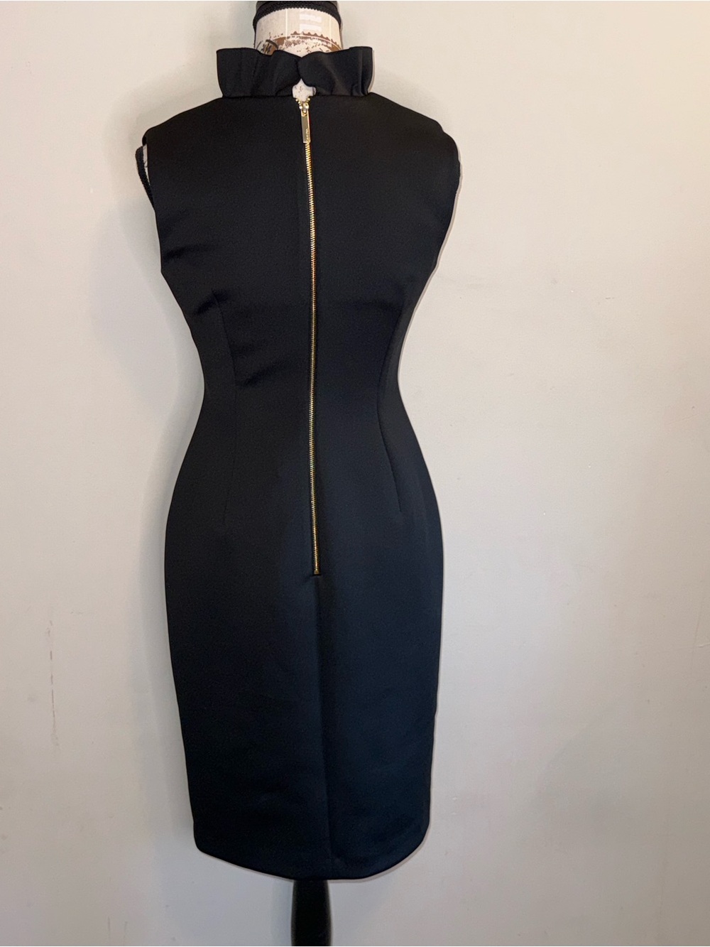 NWT Calvin Klein Black Sleeveless V-Neck Midi Dress with Ruffle Collar - Size 4 - Picture 6 of 10